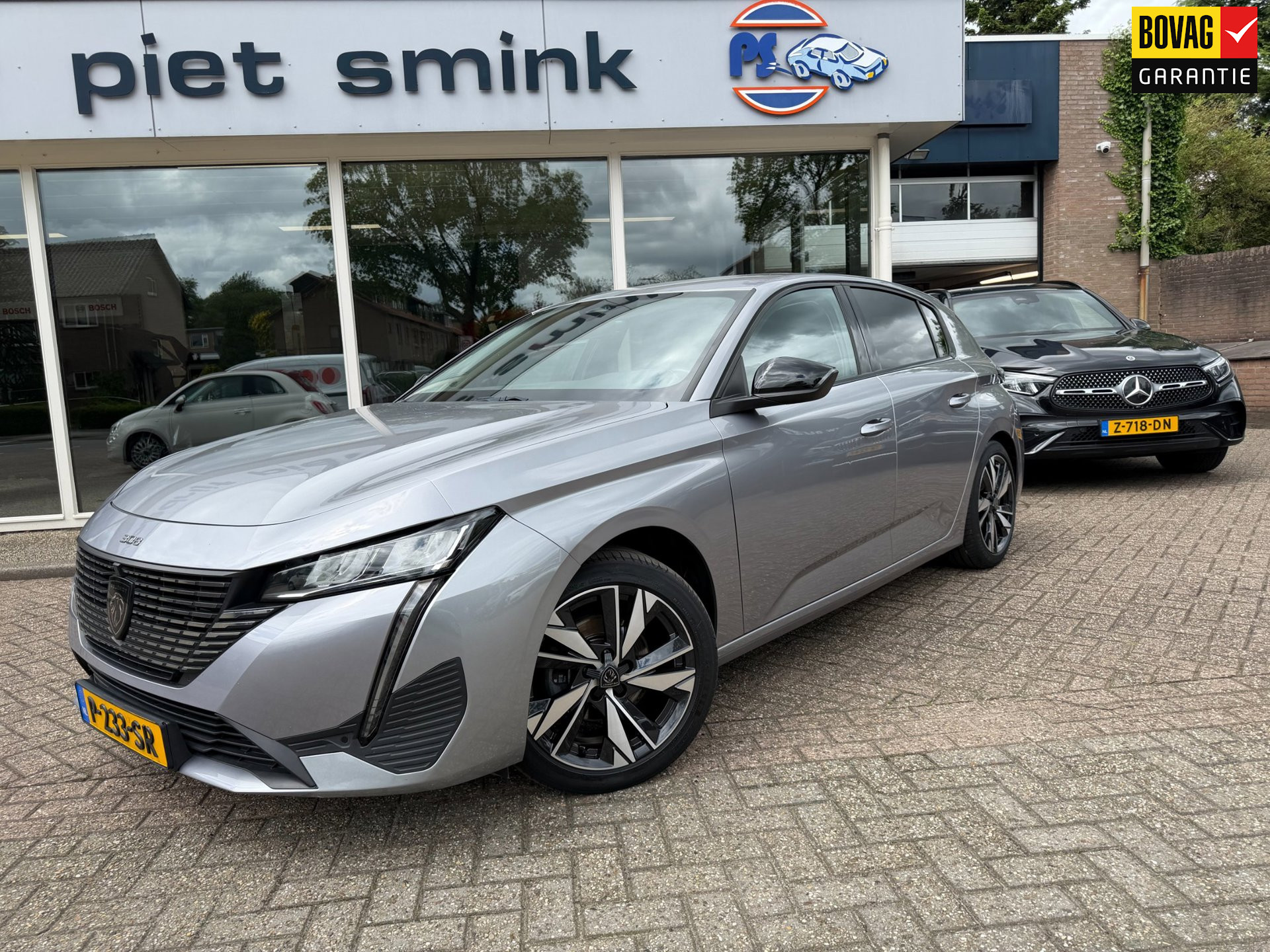 51884265-28.jpg